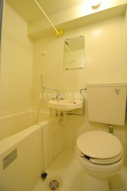 ラフィネ天満の浴室