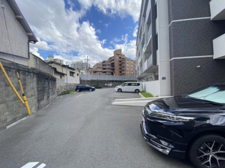 【駐車場】