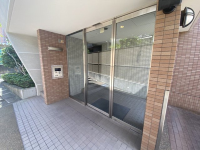 【エントランス】 | ウエスツォーネ | ゆとりのあるエントランスです