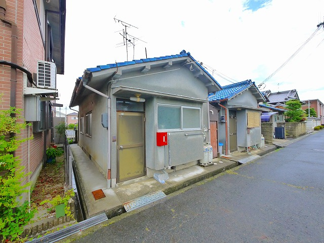 田原本貸家の外観