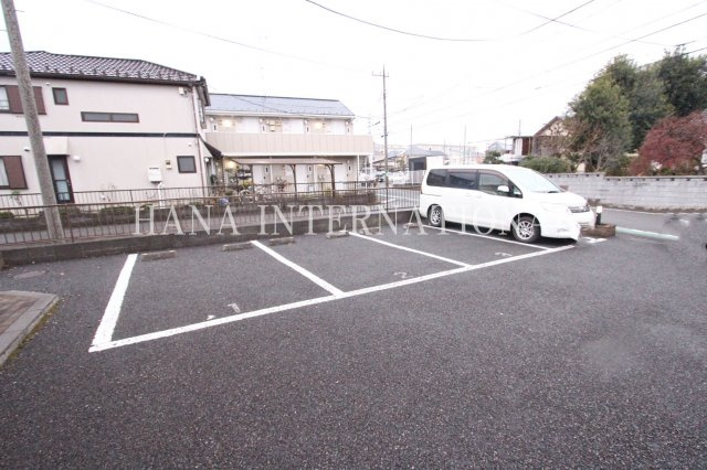 多摩百草の駐車場