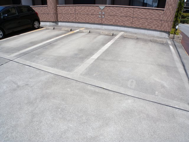 ベルメゾンSの駐車場