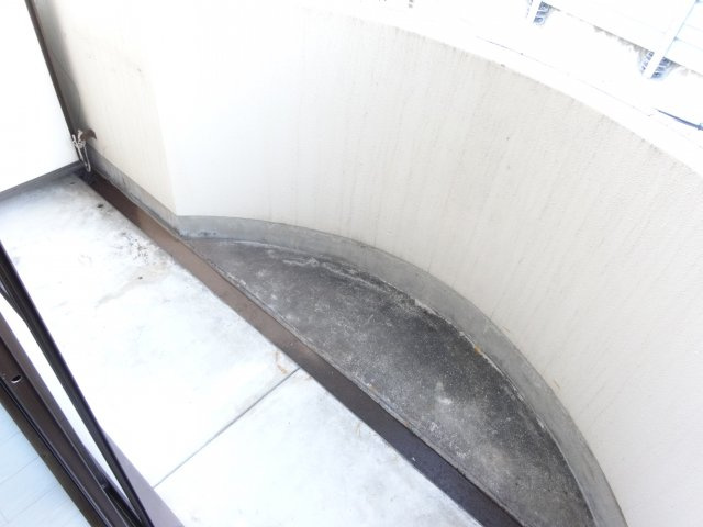 SAINTS　1号館のバルコニー