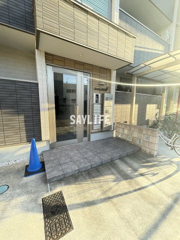 ヴィーブル高井田のエントランス