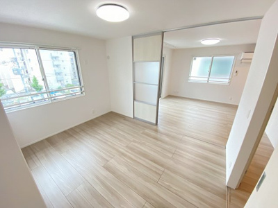 【洋室】 | フローラⅡ