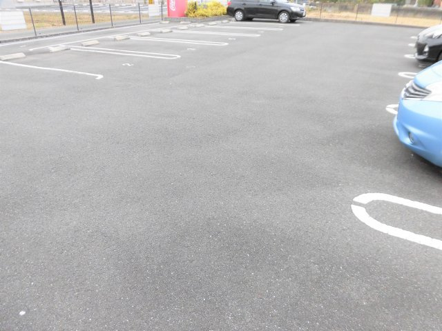 アムール65の駐車場