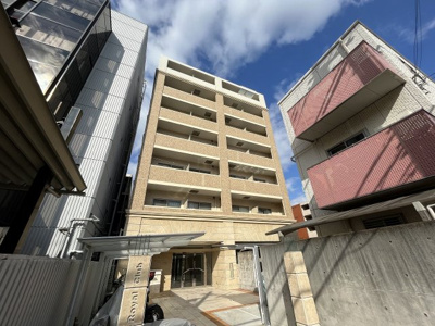 【外観】 | セントロイヤルクラブ新大阪 | 落ち着いた雰囲気の外観です