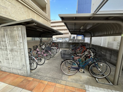 【その他共用部分】 | セントロイヤルクラブ新大阪 | 駐輪場です