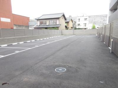 ベラジオ雅び烏丸十条の駐車場