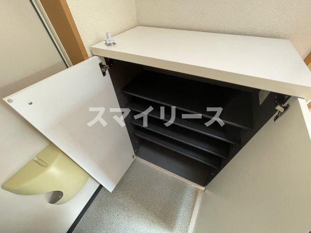 イーストヒルズ柏の玄関