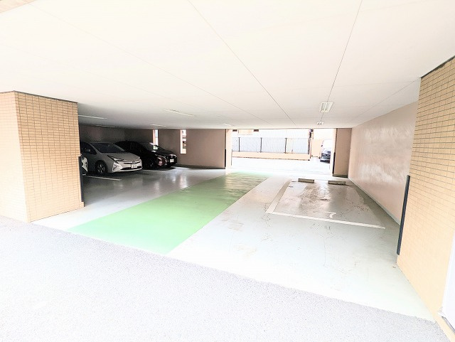 ネオマイム両国の駐車場