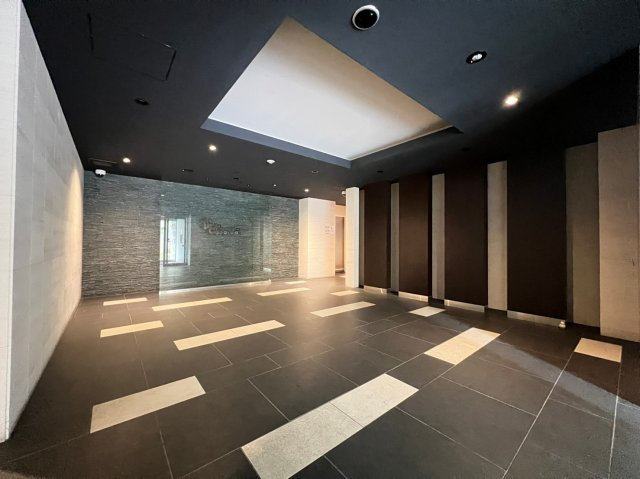 プレサンス難波セレクトのロビー