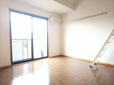 【内装】 | メドウズ