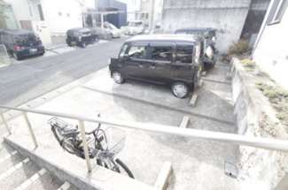 【駐車場】
