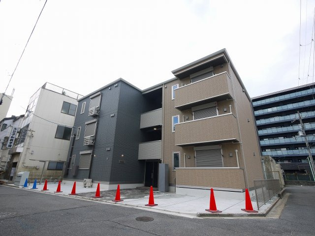 メゾン三条の外観