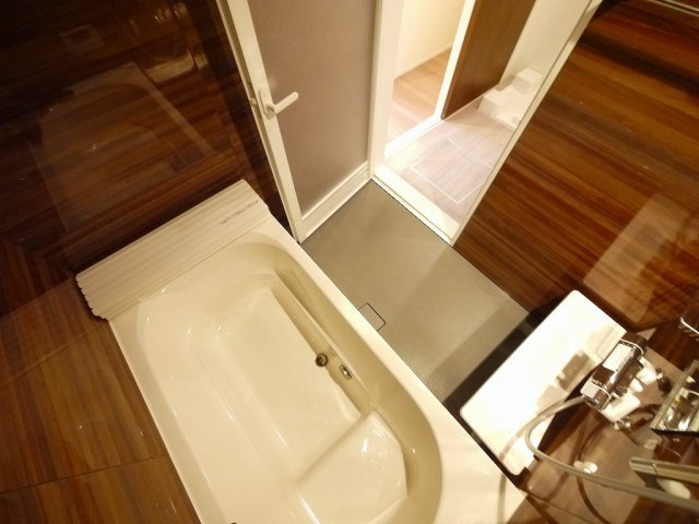 メゾン三条の浴室|きれいなお風呂です