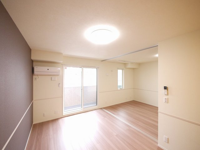 メゾン三条の居間・リビング|おしゃれな居間です