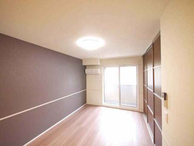 メゾン三条の居間・リビング|居間です