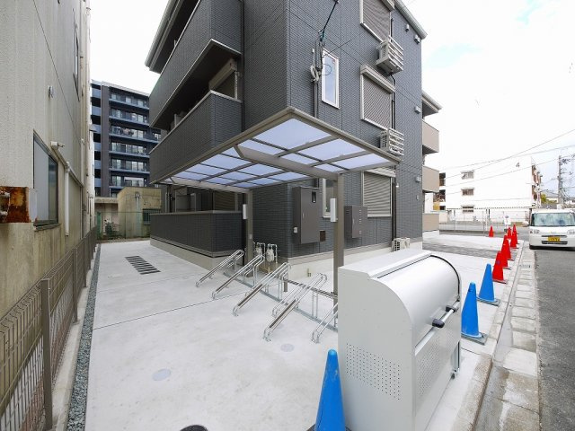 メゾン三条のその他共用部分|駐輪場