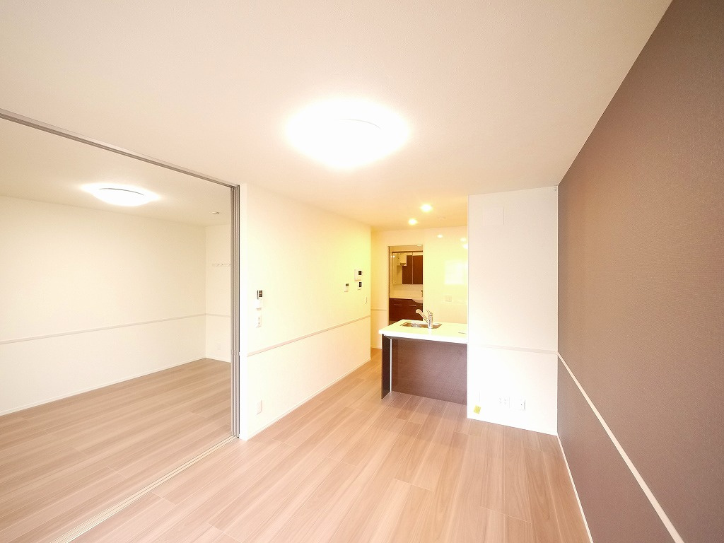 メゾン三条の居間・リビング|ゆったりとした居間です