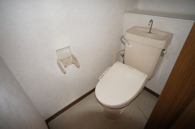 【トイレ】 | コーポサルビア | 温水洗浄便座