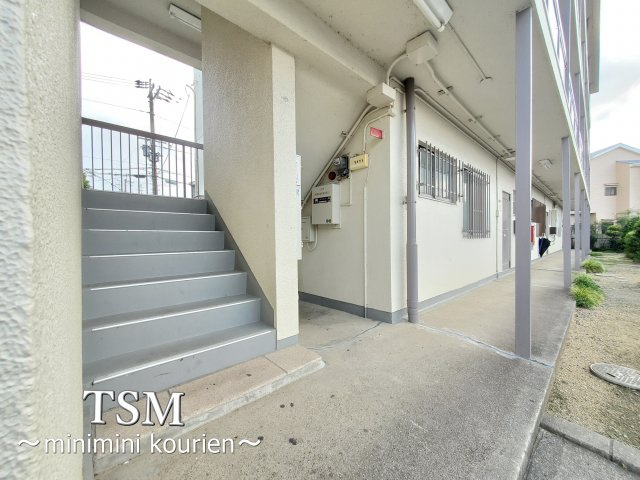 塚本マンションのエントランス