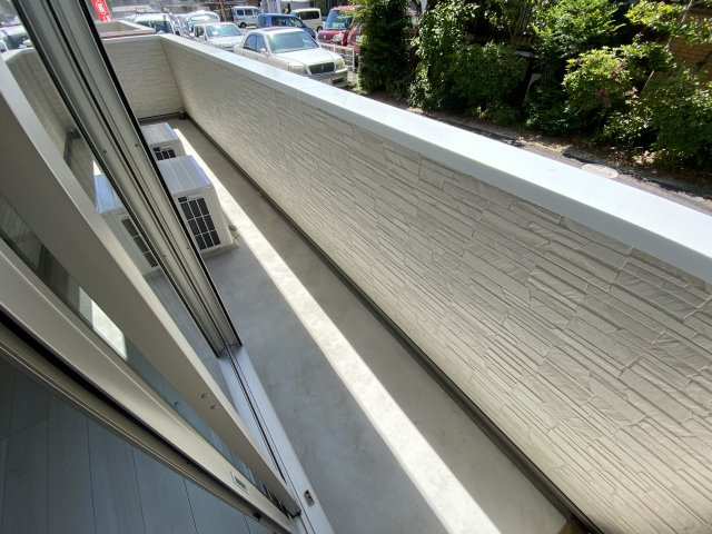 CALM DOWNのバルコニー