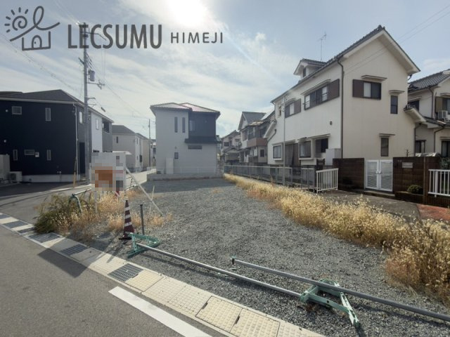 姫路市花田町勅旨／６区画の前面道路含む現地写真