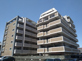 【外観】 | JRと西鉄の2沿線で天神・博多の両方面へのアクセス便利です。徒歩圏内に買い物施設が充実していて、日々の暮らしがとても便利な好立地です