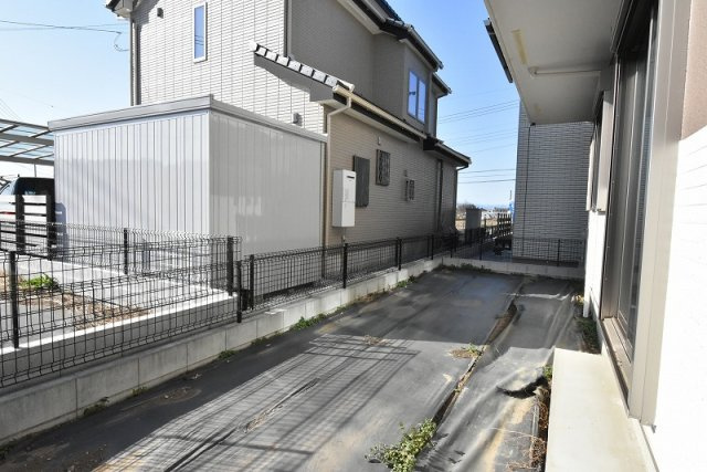 鴻巣市箕田字富士山　全14区画の庭|日当たり良好の庭。道路と反対側なので、小さなお子様の遊び場にも♪プライベートな趣味の空間にもいいですね♪