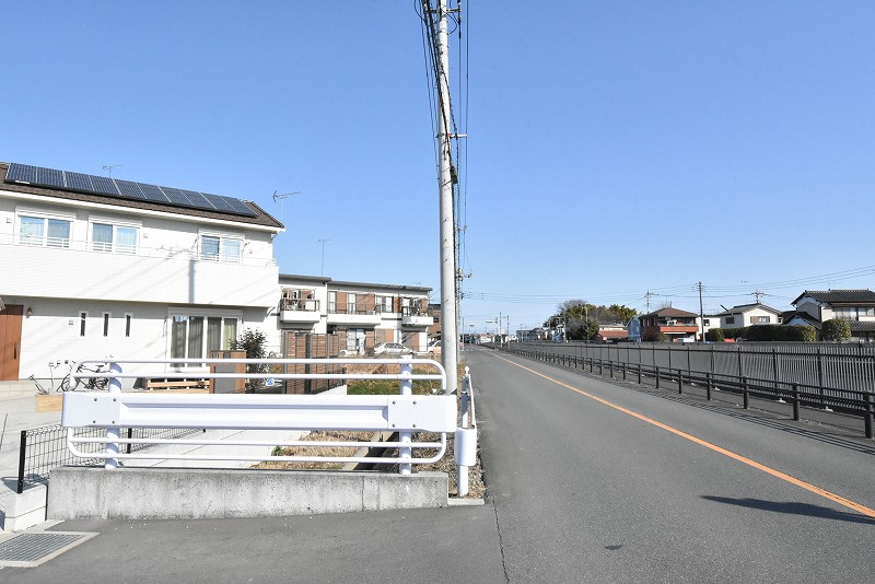 鴻巣市箕田字富士山　全14区画の周辺|分譲地東側の道路