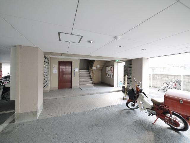 新大宮シティ・パルのエントランス