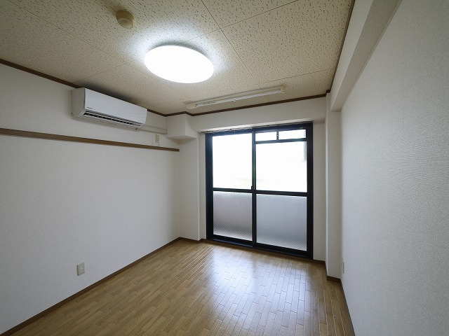 新大宮シティ・パルの居間・リビング