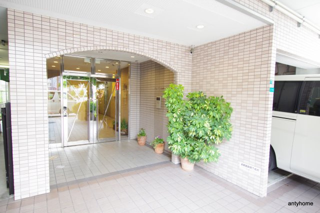 ビオス京橋　仲介手数料無料のエントランス