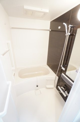 【浴室】 | リュミエール | ※同物件・反転タイプの写真です。