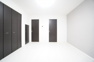 【洋室】 | リュミエール | ※同物件・反転タイプの写真です。