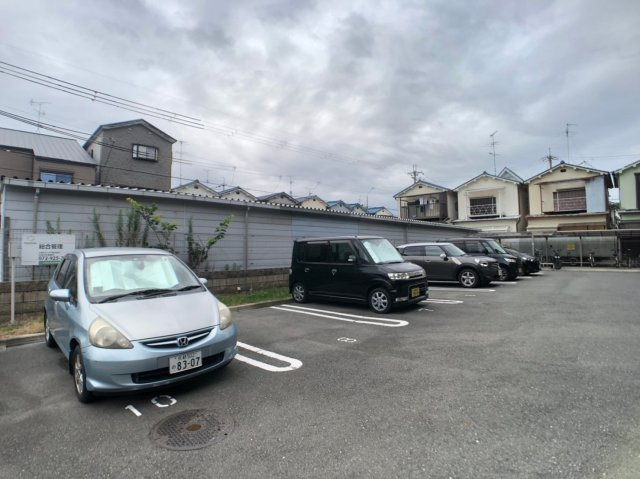シャルムマヌワールの駐車場