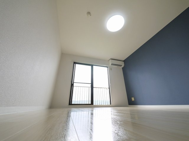 シャトレーの洋室