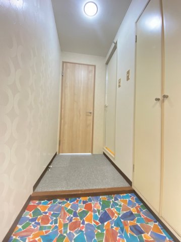 カレッジハイツ2の玄関