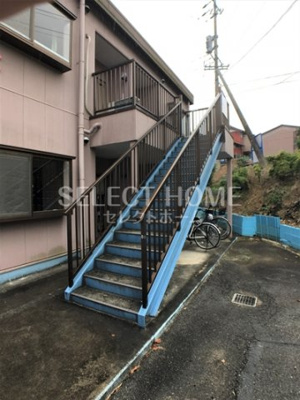 【エントランス】 | ロイヤル宝六 | 毎日通るエントランスはこのようになっています