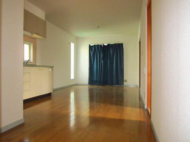 翠花苑Aの居間・リビング