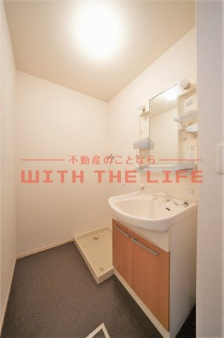 ハートフルハイツ【10，000円キャッシュバック対象物件】の洗面所|脱衣スペースもあります