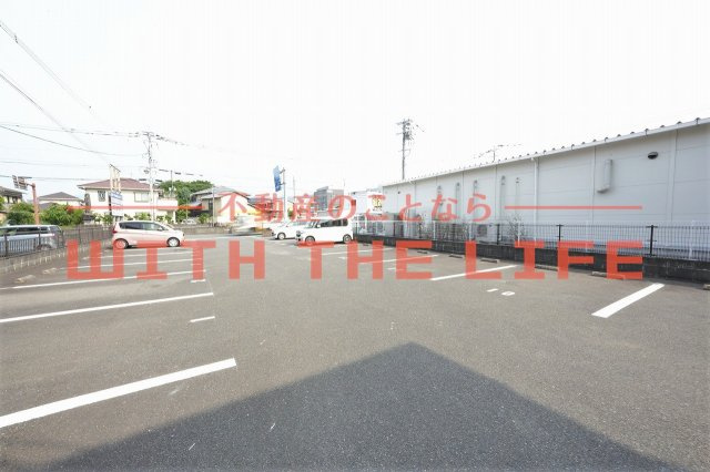ハートフルハイツ【10，000円キャッシュバック対象物件】の駐車場|駐車場があります