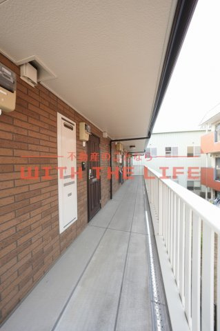 ハートフルハイツ【10，000円キャッシュバック対象物件】のエントランス|ゆとりのあるエントランスです