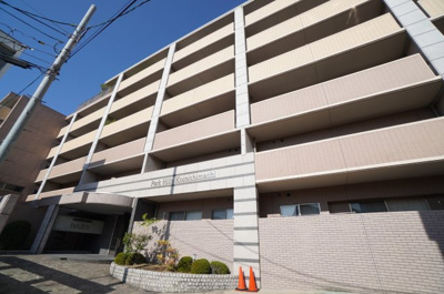【外観】 | パークヒルズ己斐西町（リフォーム済） | 
【耐震性】
耐震性の高さを判断するポイントは、
建築確認申請日が1981年6月1日以降の
新耐震基準に適合しているかどうか。
震度６程度の大地震でも
建物が崩壊しないレベルが基準になりました。