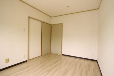 【洋室】 | リバーサイド春日手