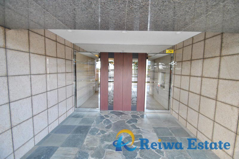 日神パレステージ茅ヶ崎のエントランス