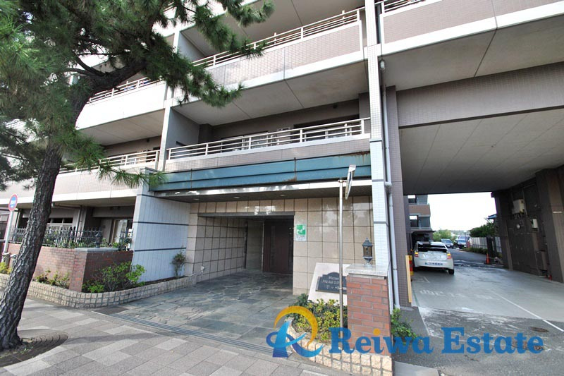 日神パレステージ茅ヶ崎のエントランス