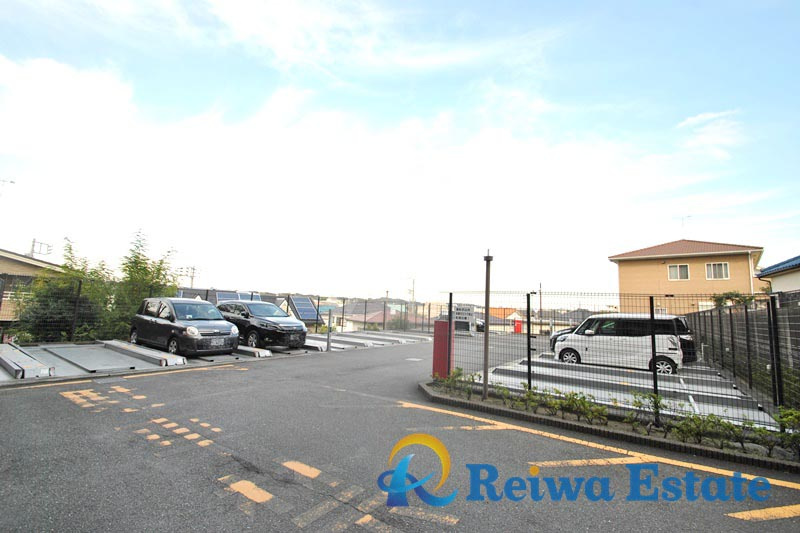 日神パレステージ茅ヶ崎の駐車場