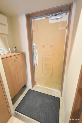 Halu江坂東　仲介手数料無料の玄関
